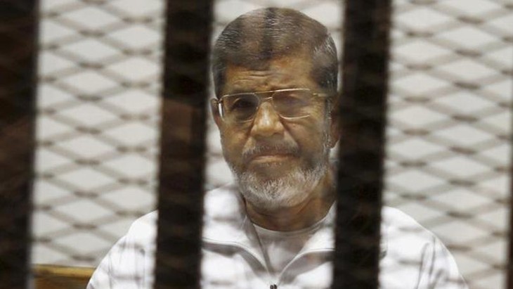 Egypte: nouvelle peine de prison à vie pour l'ex-président Morsi - ảnh 1